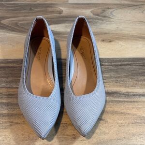 Vionic Dahlia Knit Pointed-Toe Ballet Flat – Light Gray | Size 7.5